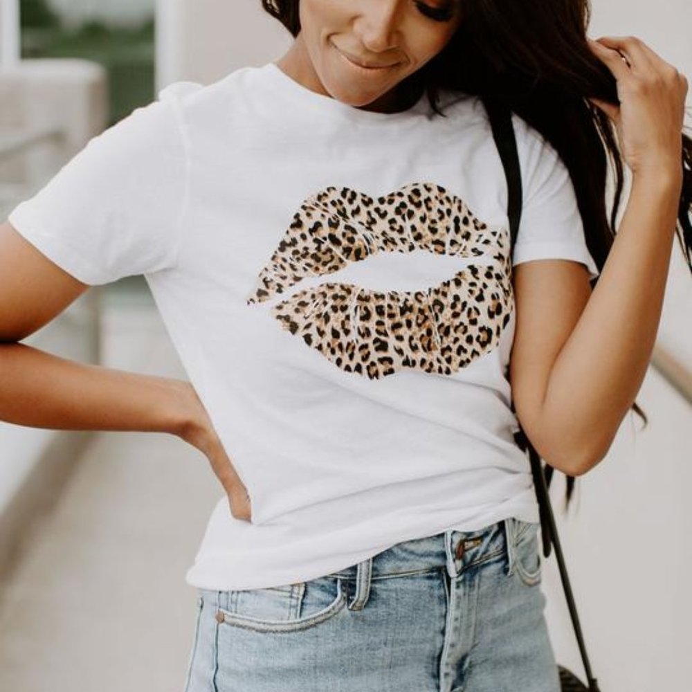 | norah leopard kisses tee |